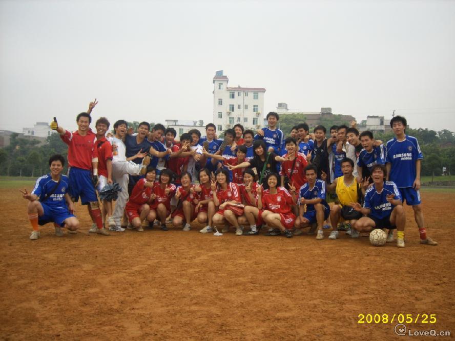 足球队.jpg_足球队_豆丁→づ葑惢_LoveQ 一些