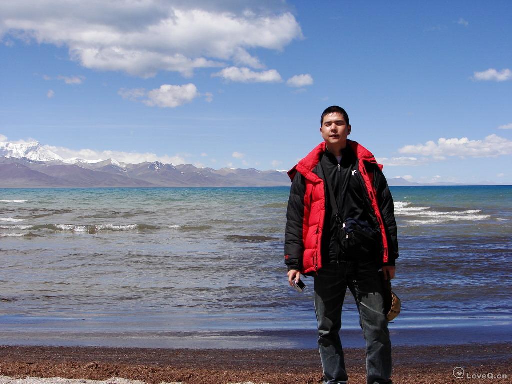 纳木错湖!和身后唐古拉山比起来我只高一点点