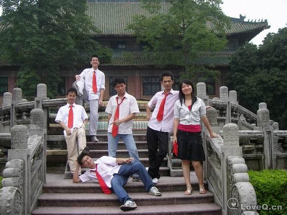 踩人_毕业照于华工法学院