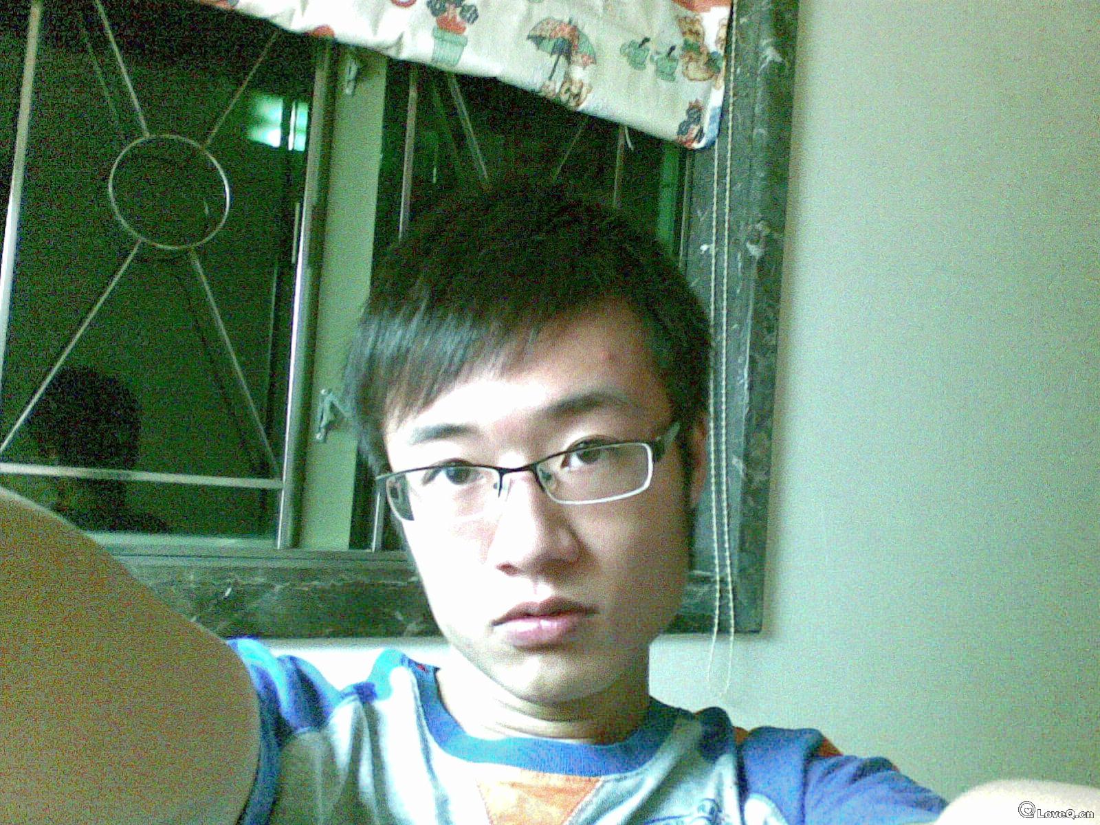 我自认为我不是很丑,但别人都说我很丑丑。还