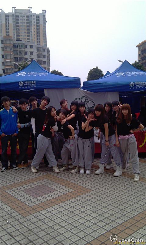 其实the point is shopping.哈哈哈