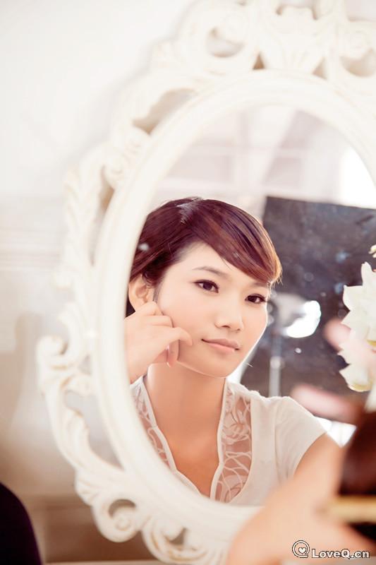 嘻嘻,本人近期艺术照之一